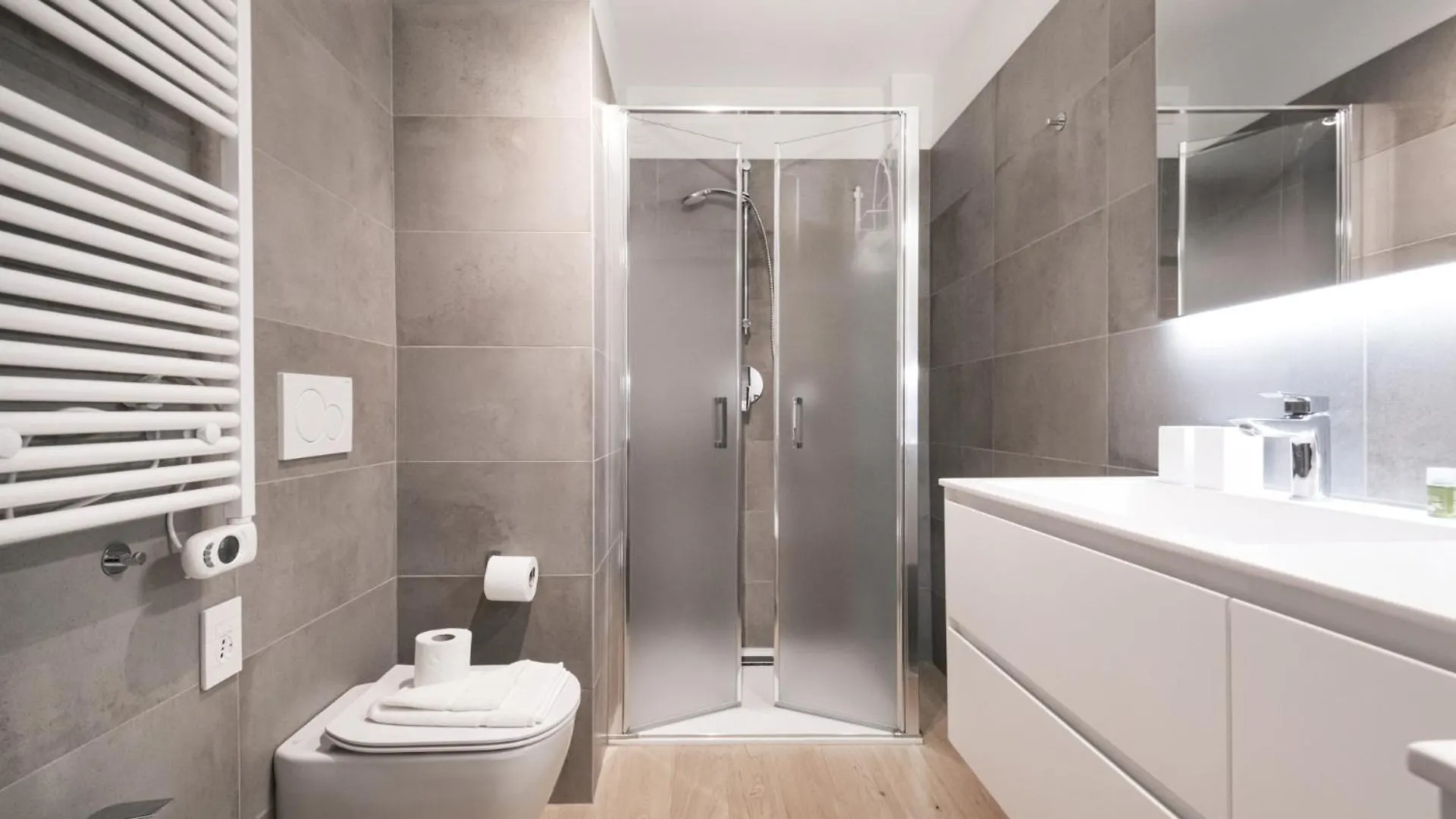 Easylife - Meravigliosa Dimora In Centrale Milan 0*,  Italy